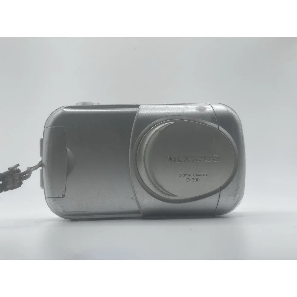 Olympus D-390 2.0MP Digital Camera Untested for Parts / Repair